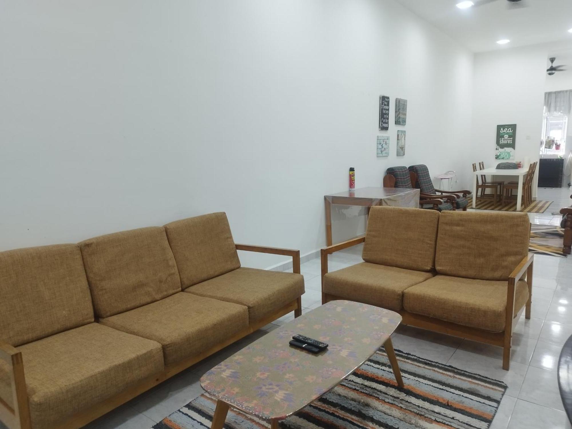 Homestay Batu Pahat, Bushra