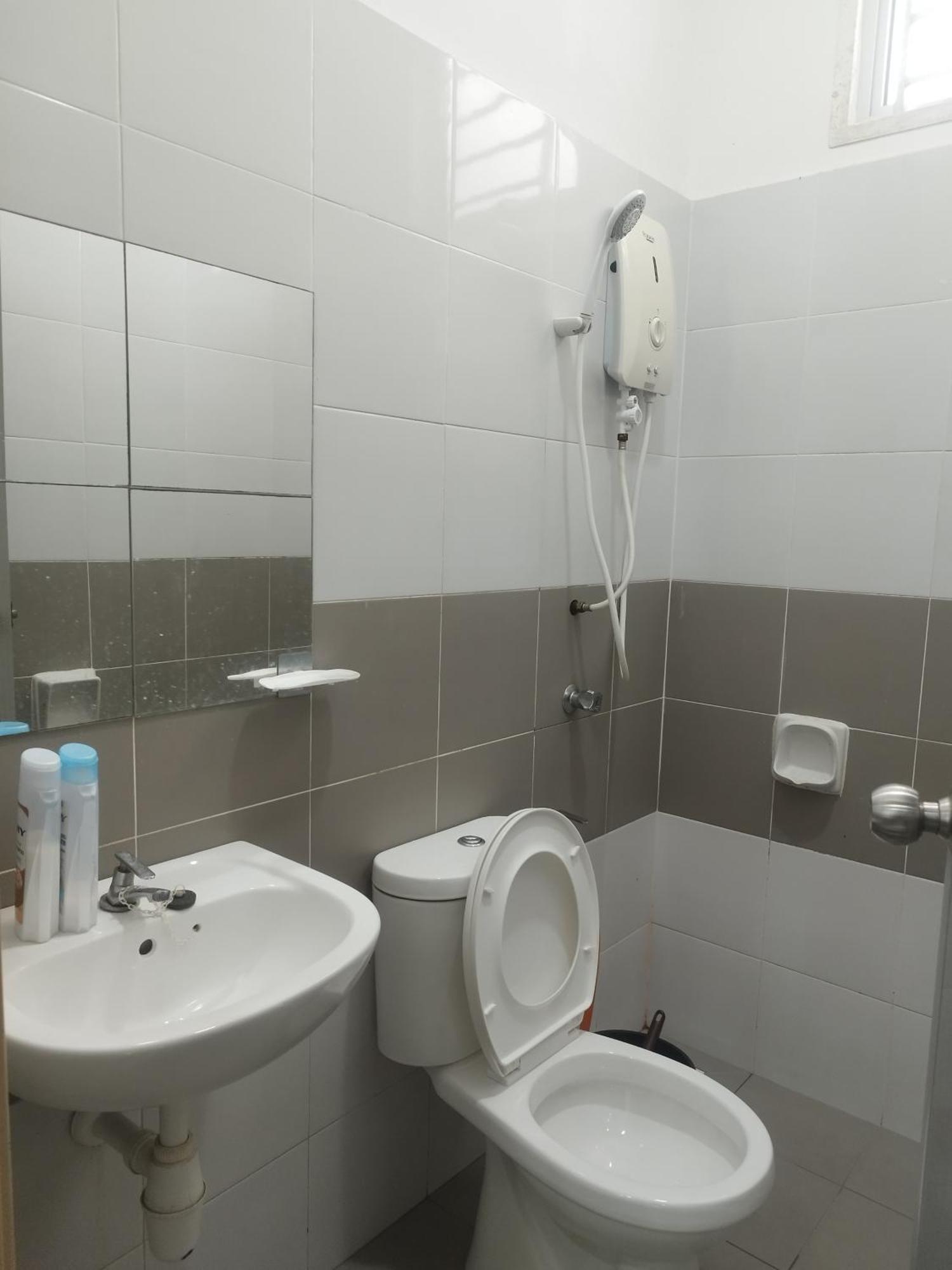 Homestay Batu Pahat, Bushra Holiday home Batu Pahat